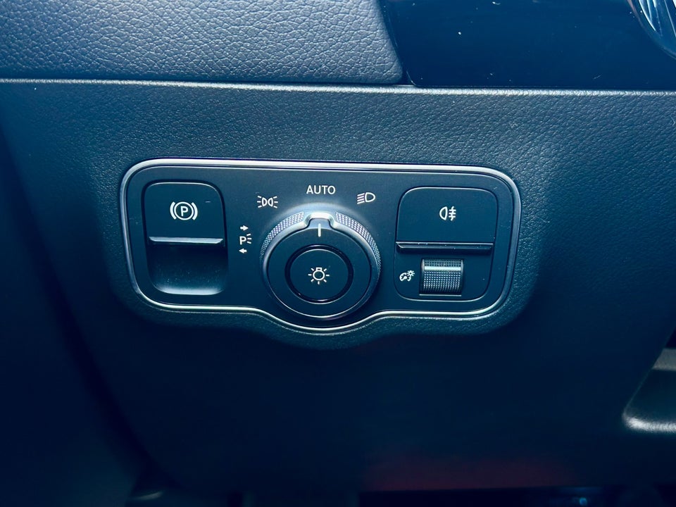 Mercedes EQA300 Progressive 4Matic 5d