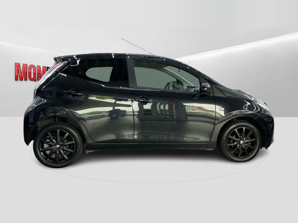 Toyota Aygo 1,0 VVT-i x-black 5d