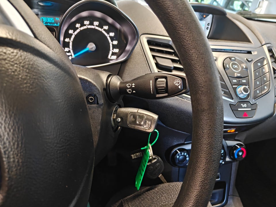 Ford Fiesta 1,0 65 Titanium 5d