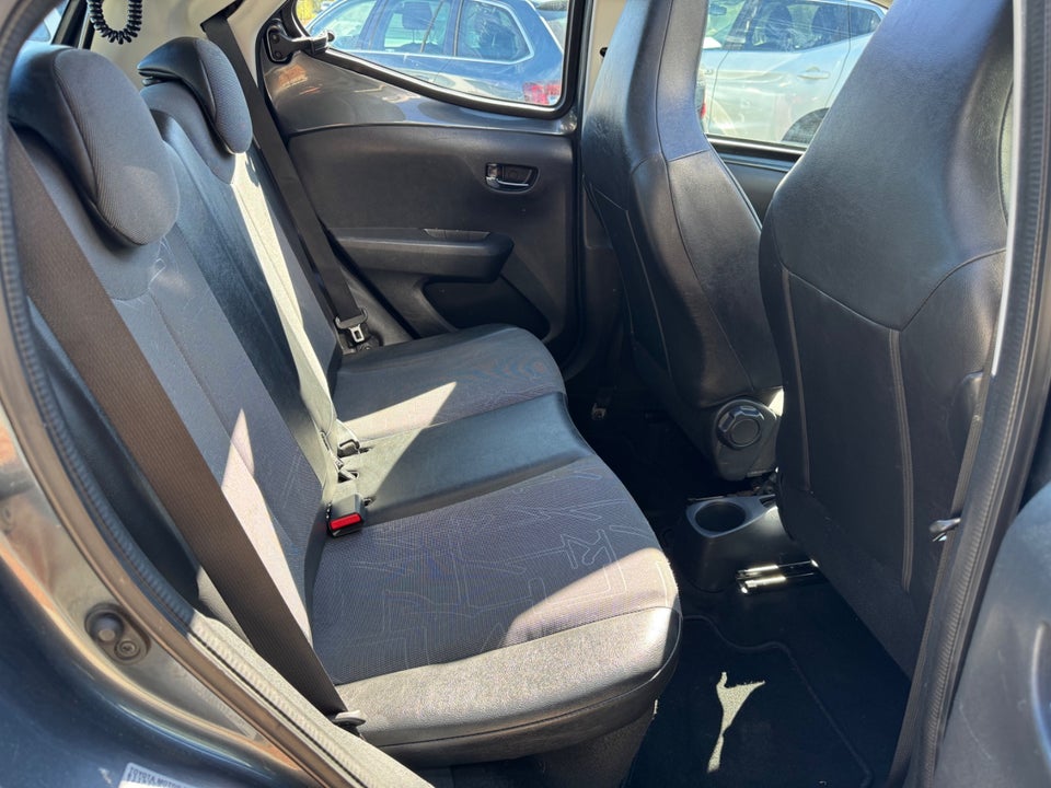 Toyota Aygo 1,0 VVT-i x-wave Sky 5d