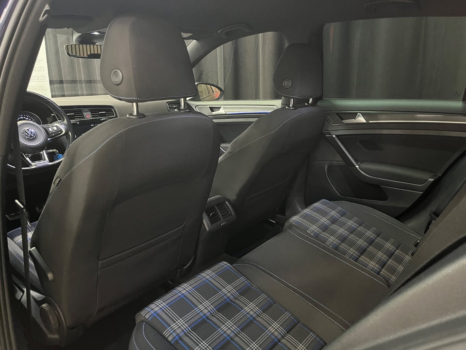 VW Golf VII 1,4 GTE DSG 5d