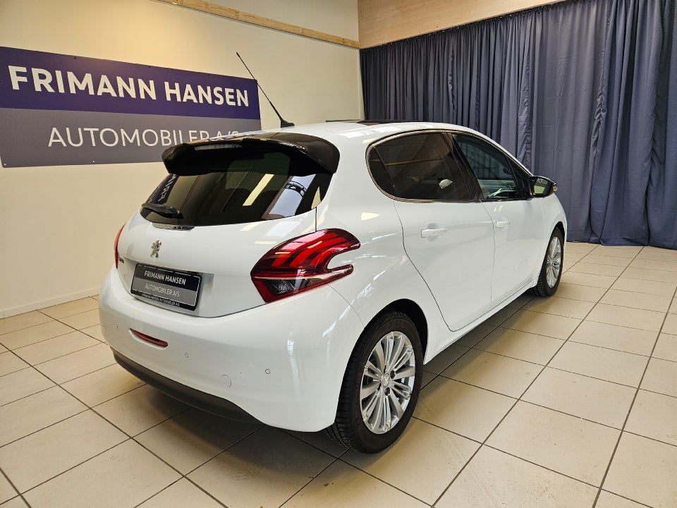 Peugeot 208 1,6 BlueHDi 100 Desire Sky 5d