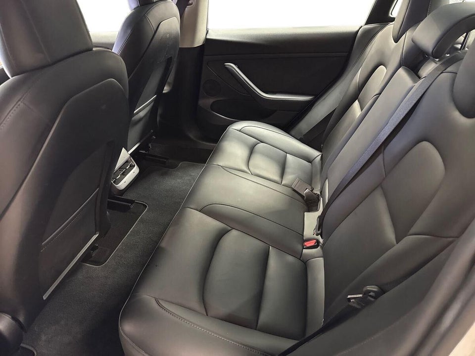 Tesla Model 3 Long Range RWD 4d