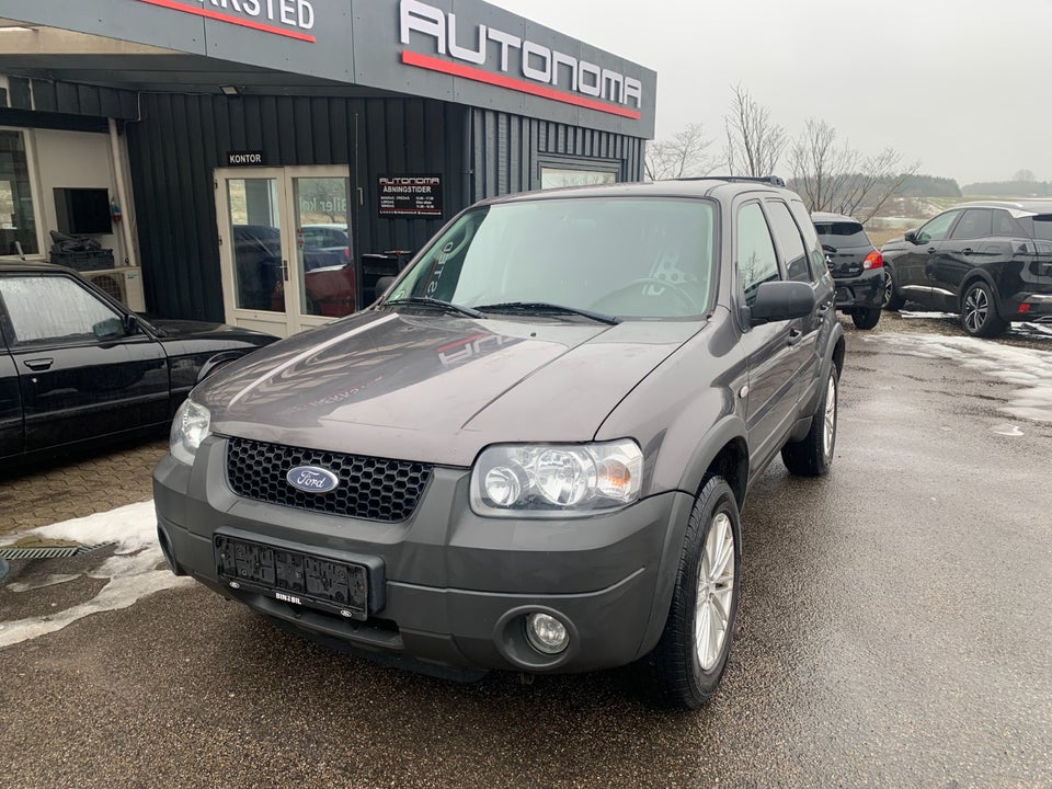 Ford Maverick 2,3 XLT Van 5d