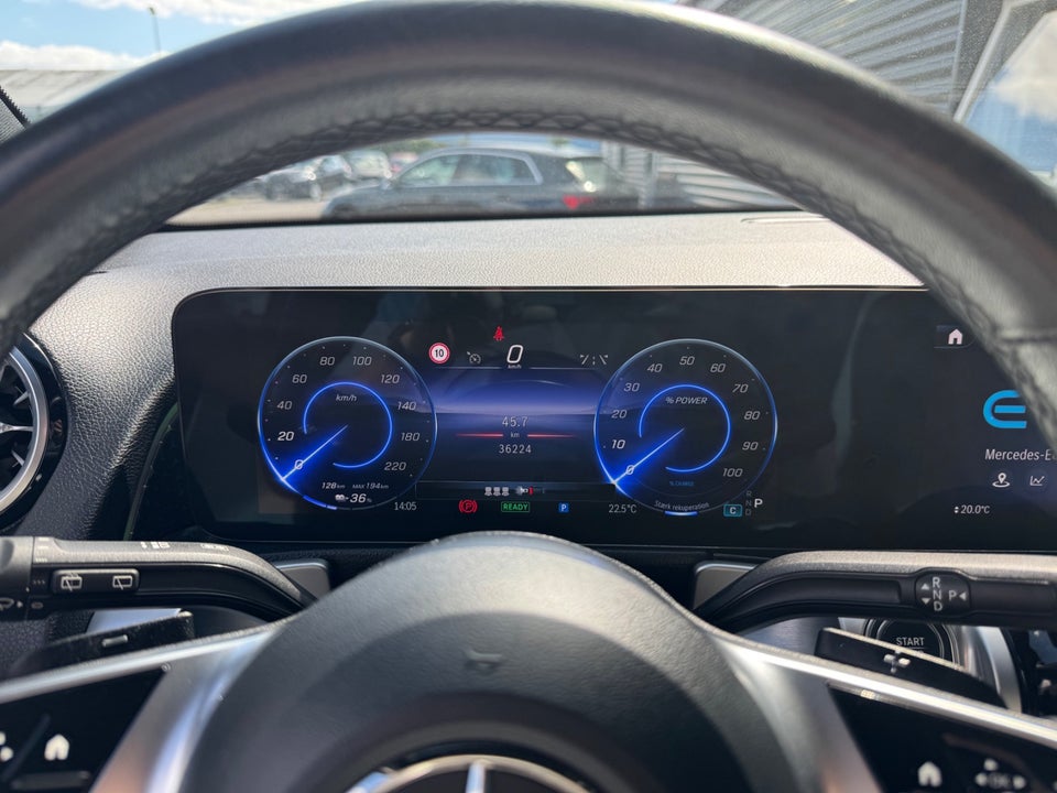 Mercedes EQB250+ Progressive 5d