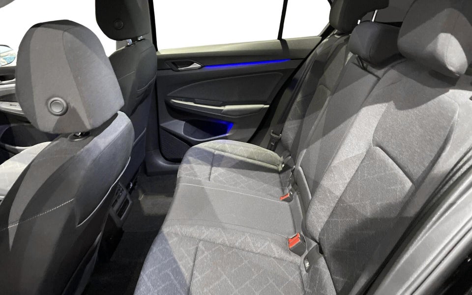 VW Golf VIII 1,5 eTSi 130 Life DSG 5d