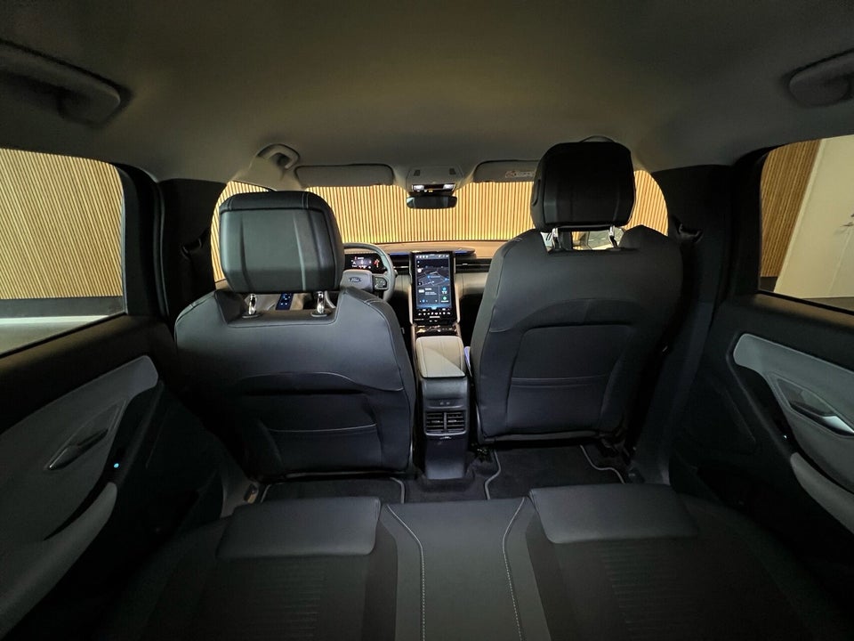 Ford Explorer 79 Premium Extended Range AWD 5d