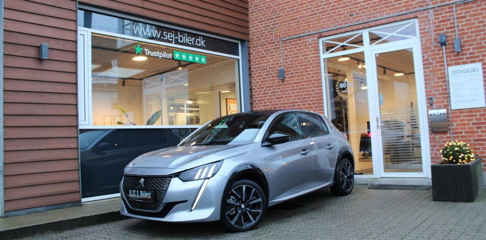 Peugeot e-208 50 GT 5d