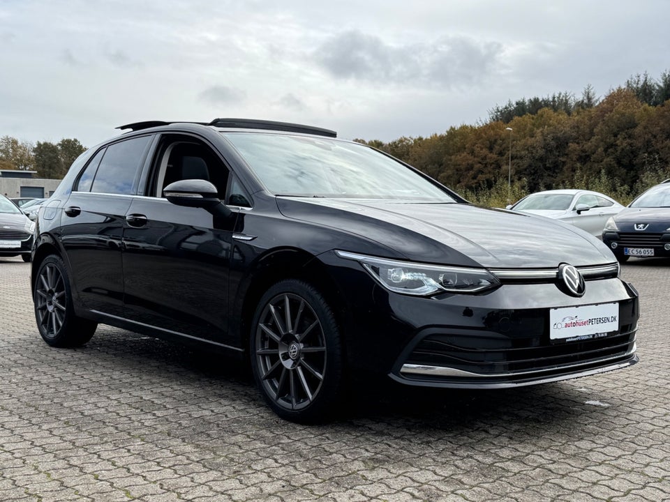 VW Golf VIII 2,0 TDi 150 Style DSG 5d