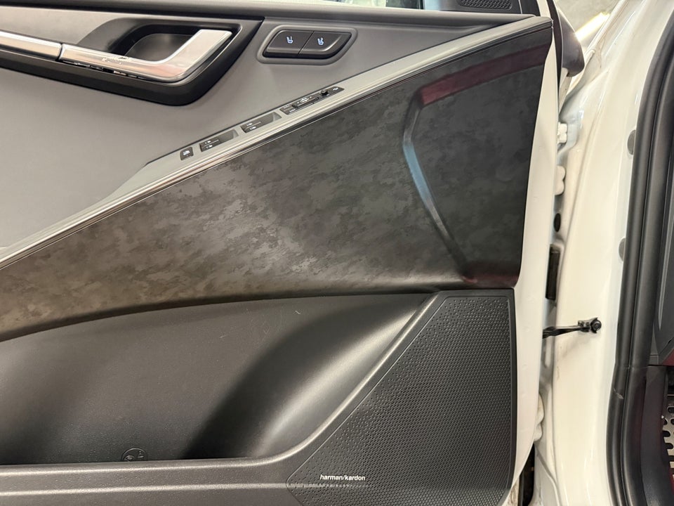 Kia Niro 64 EV Upgrade 5d