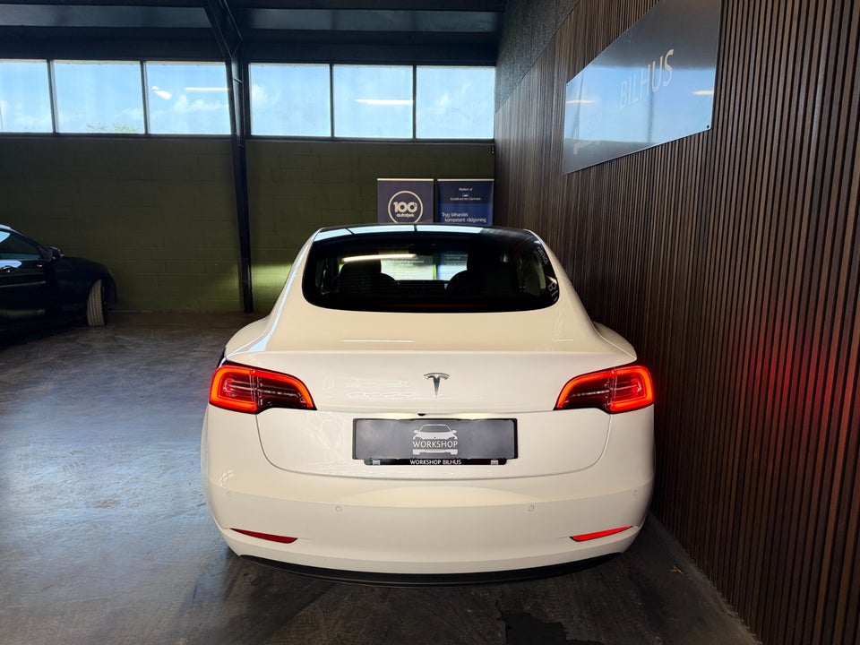 Tesla Model 3 Standard Range+ RWD 4d