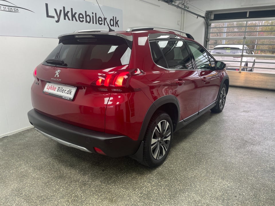 Peugeot 2008 1,2 e-THP 110 Allure Sky EAT6 5d