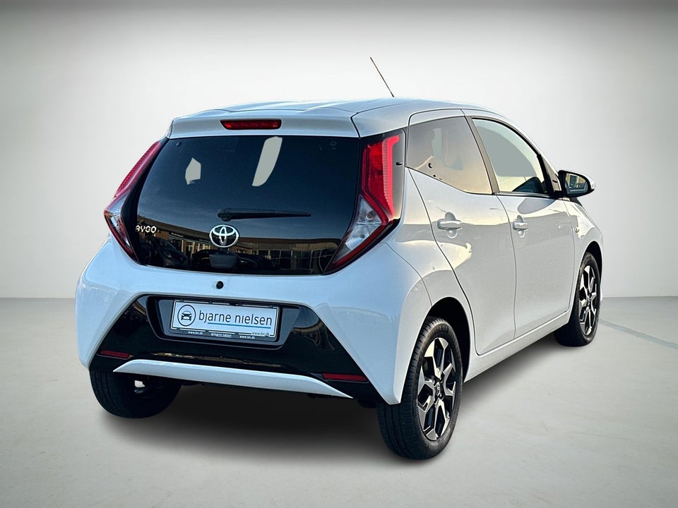 Toyota Aygo 1,0 VVT-i x-press 5d