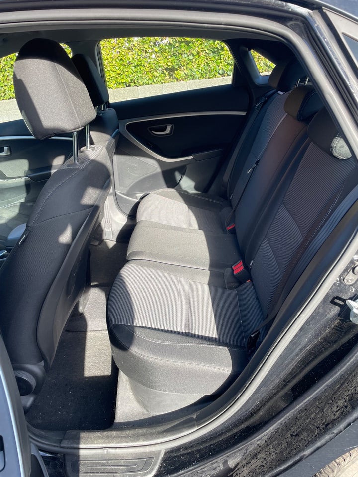 Hyundai i30 1,6 CRDi 110 Comfort Eco 5d