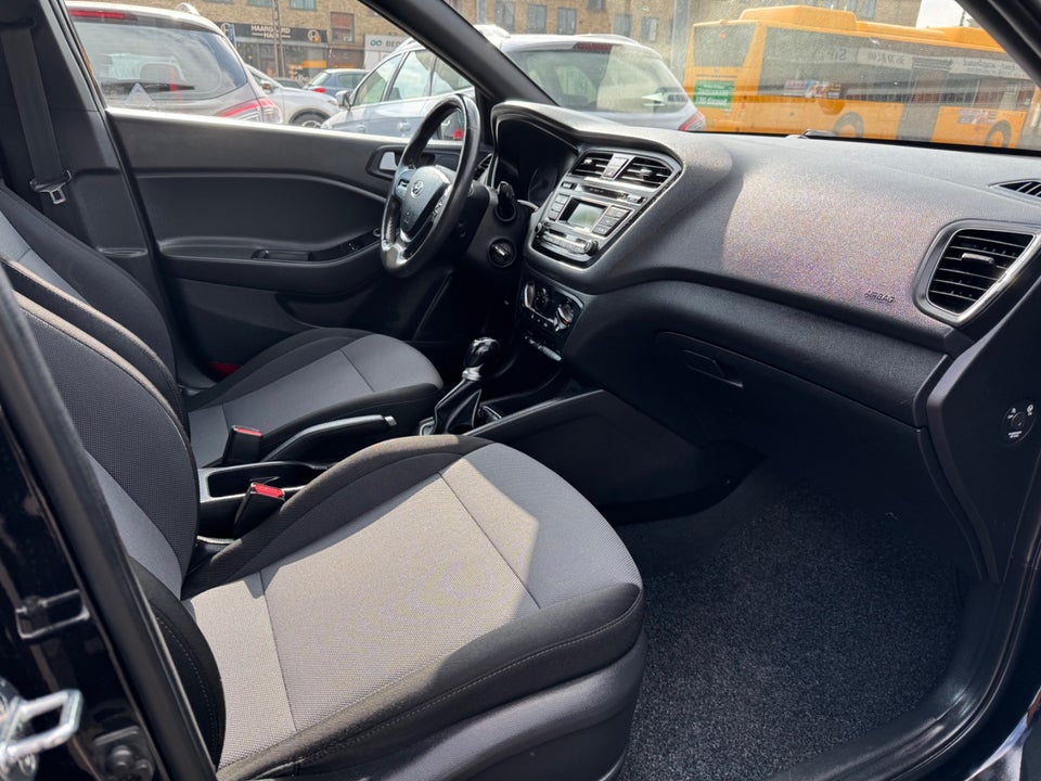 Hyundai i20 1,25 Fresh 5d