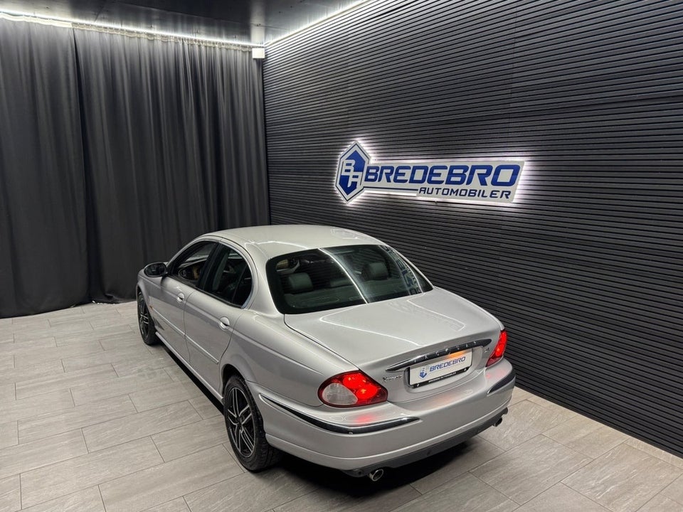 Jaguar X-type 2,5 Classic 4d