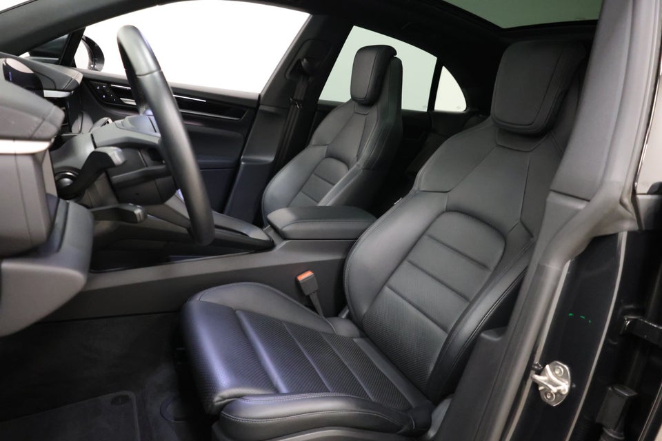 Porsche Macan 4 5d