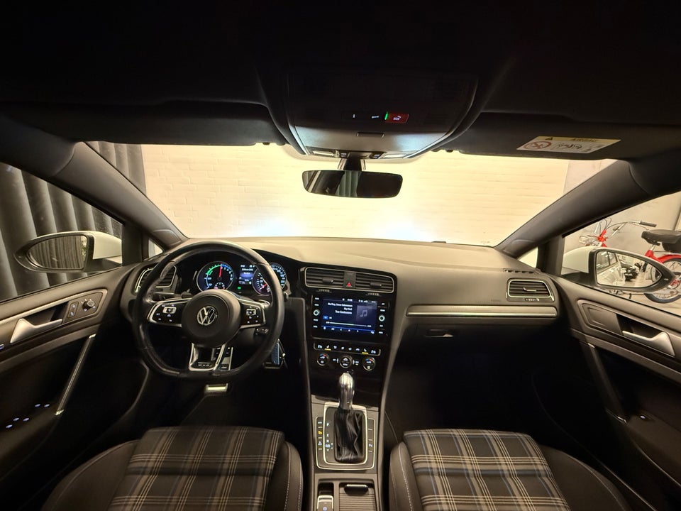 VW Golf VII 1,4 GTE DSG 5d