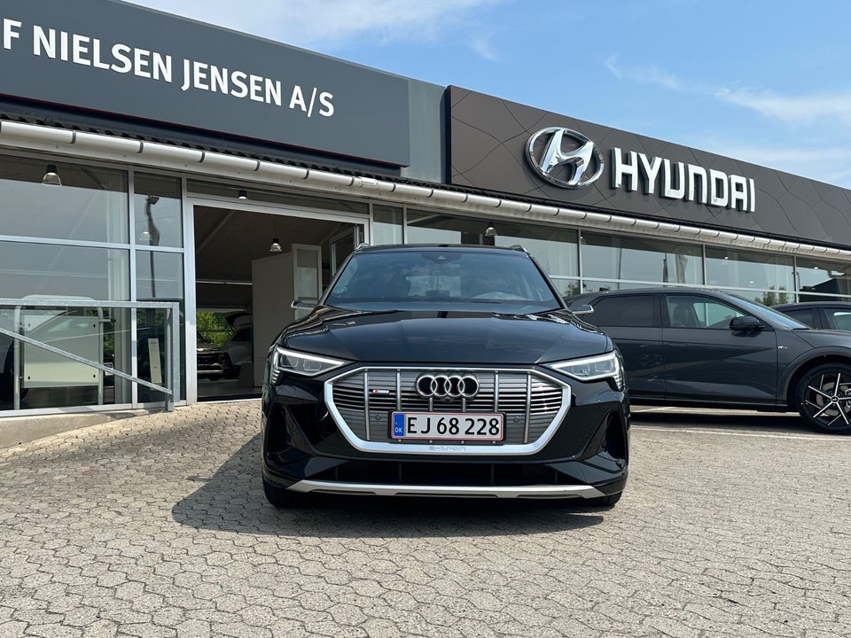 Audi e-tron 55 S-line quattro 5d