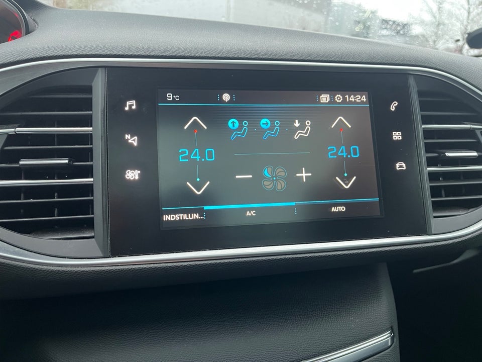 Peugeot 308 1,2 e-THP 130 Allure Sky SW 5d