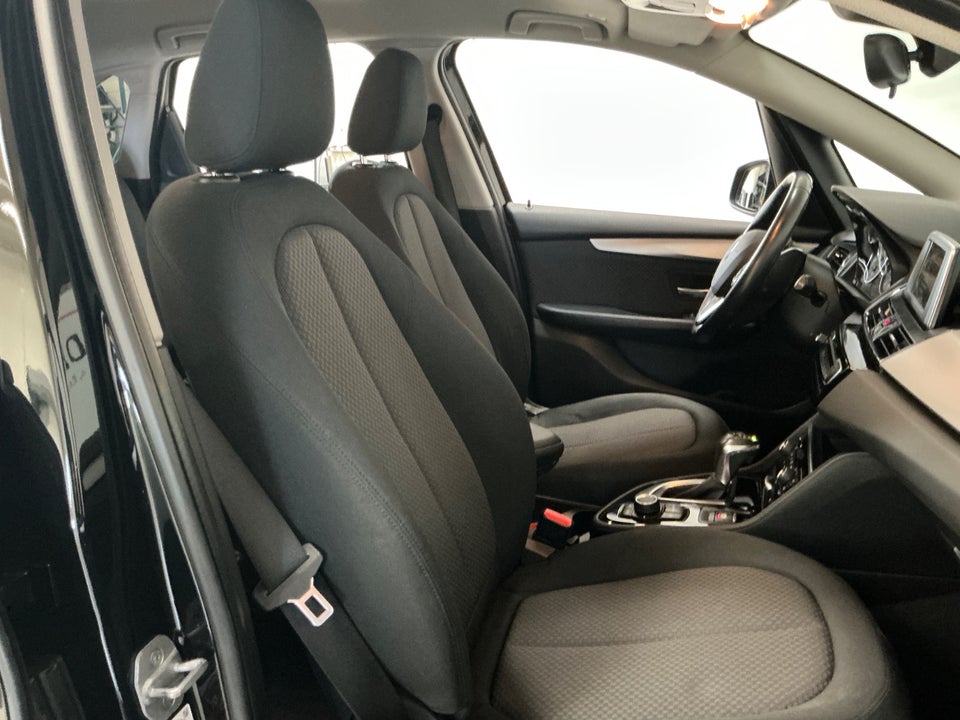 BMW 220d 2,0 Active Tourer Advantage aut. 5d