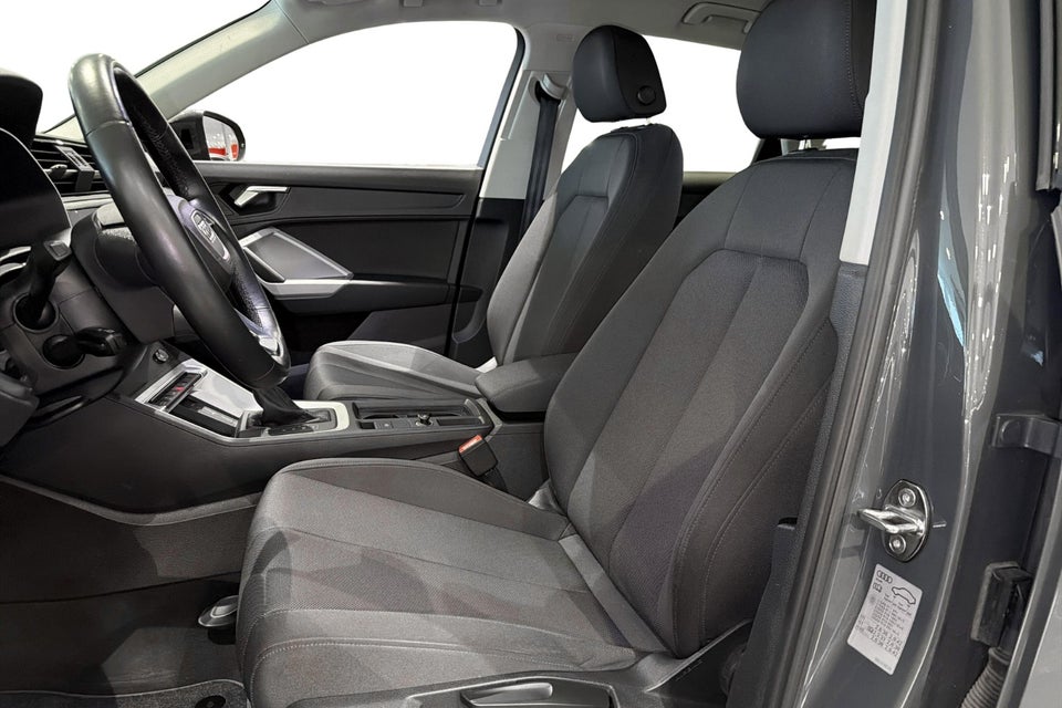 Audi Q3 45 TFSi e Attitude plus S-tr. 5d