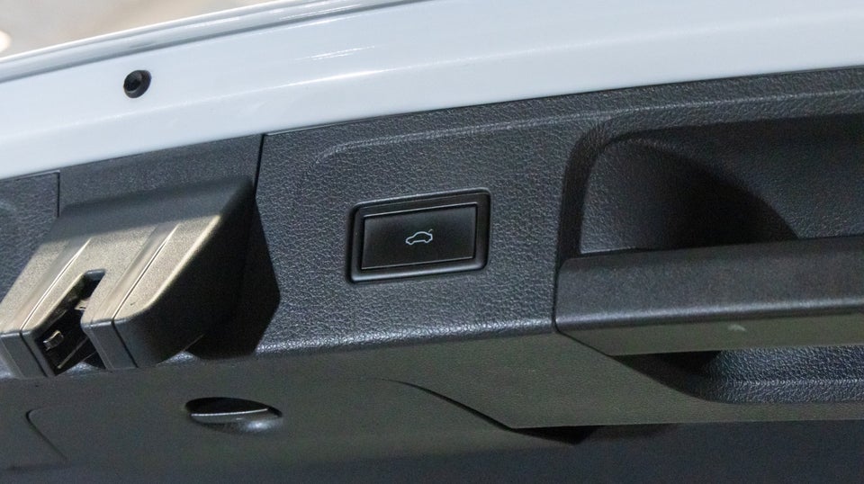 VW Passat 2,0 TDi 122 Business Variant DSG 5d