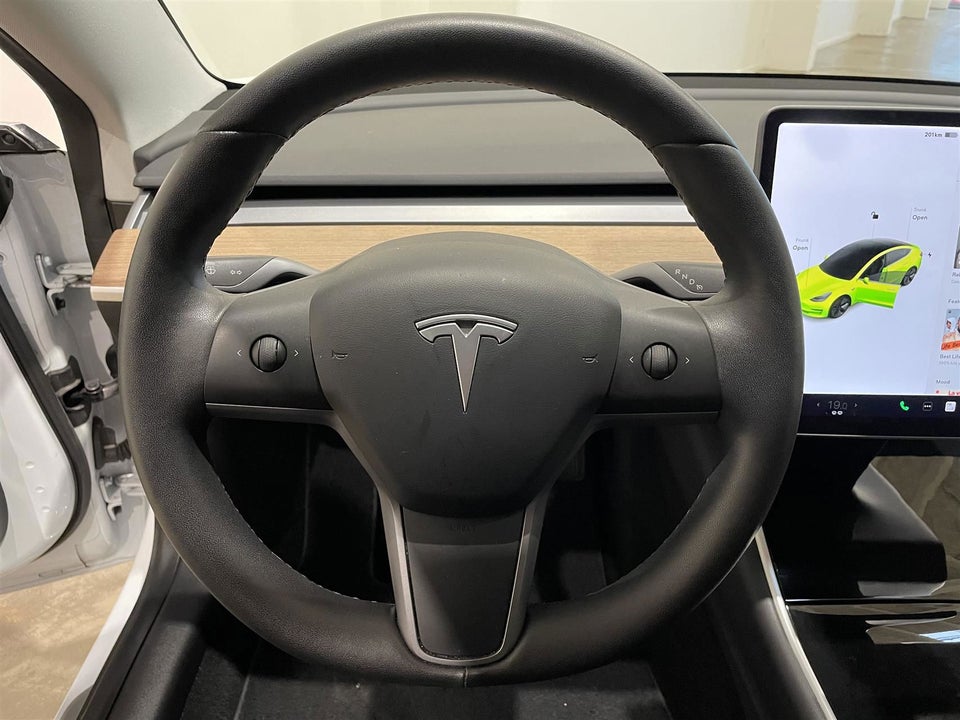 Tesla Model 3 Long Range AWD 4d