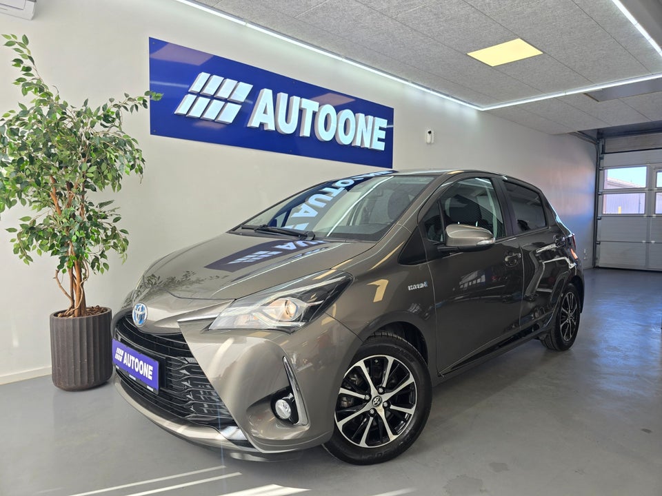 Toyota Yaris 1,5 Hybrid H3 Limited Smart e-CVT 5d