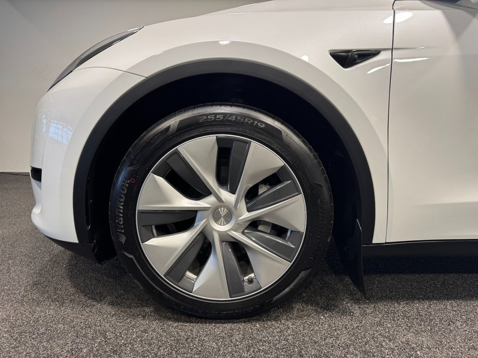 Tesla Model Y RWD 5d