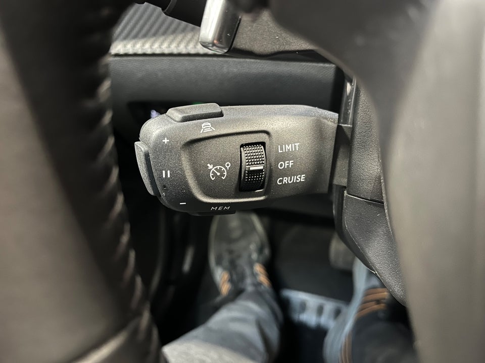 Peugeot 2008 1,2 PureTech 130 Allure EAT8 5d