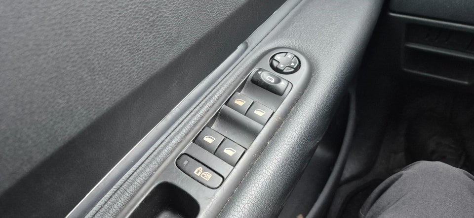 Peugeot 3008 2,0 HDi 150 Premium+ 5d