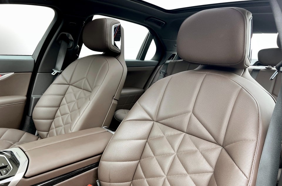 BMW i7 eDrive50 M-Sport 4d