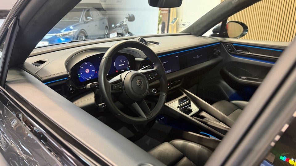 Porsche Macan Turbo 5d