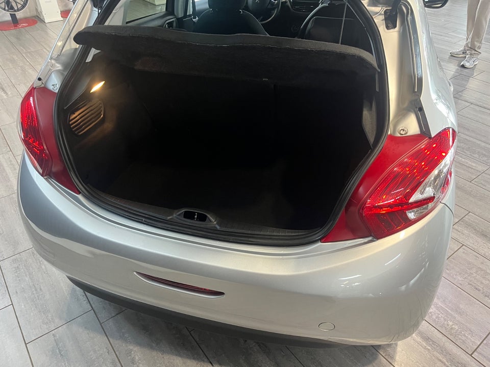 Peugeot 208 1,2 VTi Active 5d