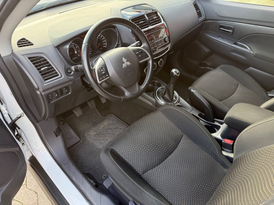 Mitsubishi ASX 1,6 Invite 5d