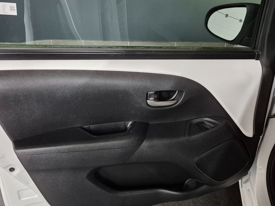 Toyota Aygo 1,0 VVT-i x-press x-shift 5d