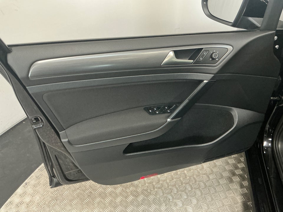 VW Golf VII 1,4 TSi 125 Comfortline Variant 5d