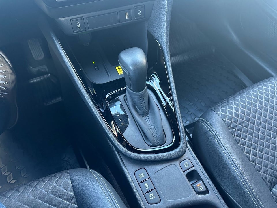 Toyota Yaris 1,5 Hybrid H3 Style e-CVT 5d