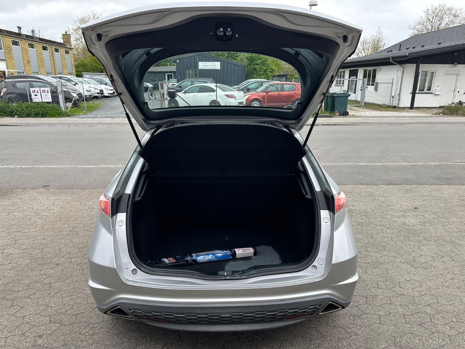 Honda Civic 1,8 Sport 5d