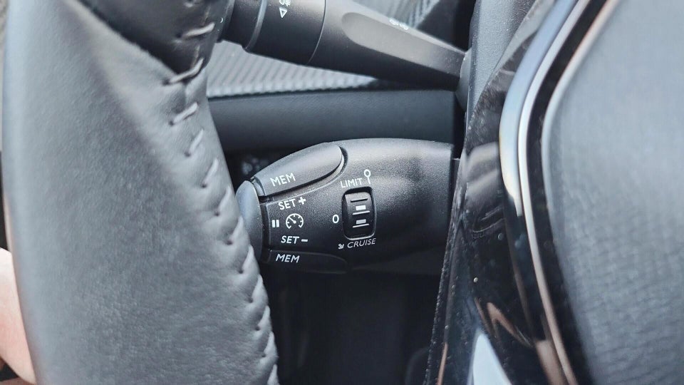 Peugeot e-208 50 Allure 5d