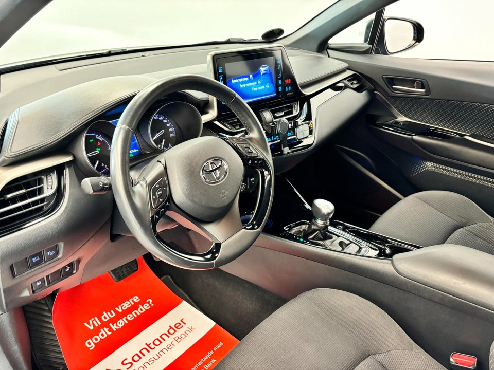 Toyota C-HR 1,8 Hybrid Premium Selected CVT 5d