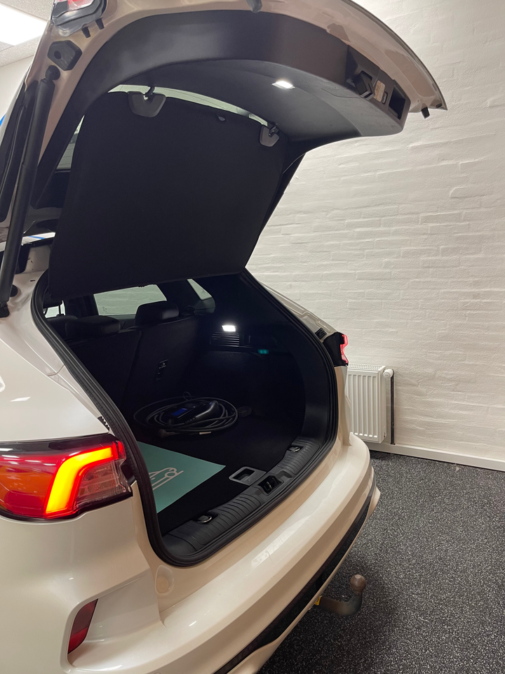 Ford Kuga 2,5 PHEV ST-Line X CVT 5d