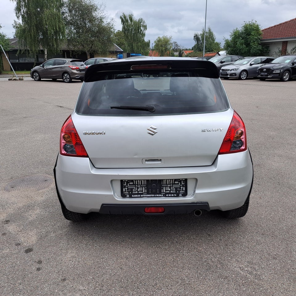 Suzuki Swift 1,3 DDiS GLX 3d