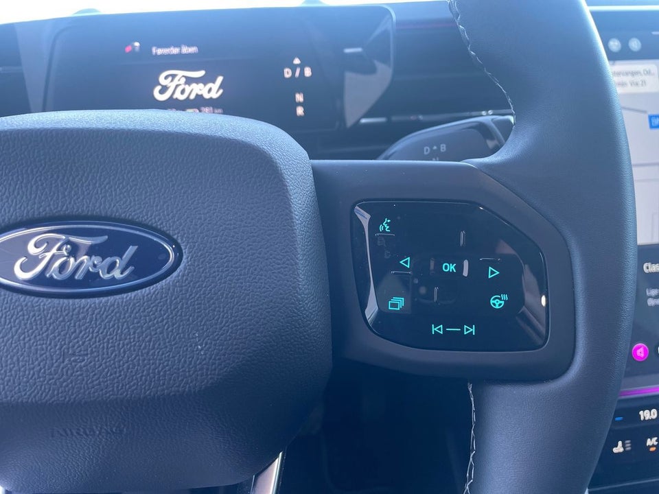 Ford Explorer 82 Premium Extended Range 5d