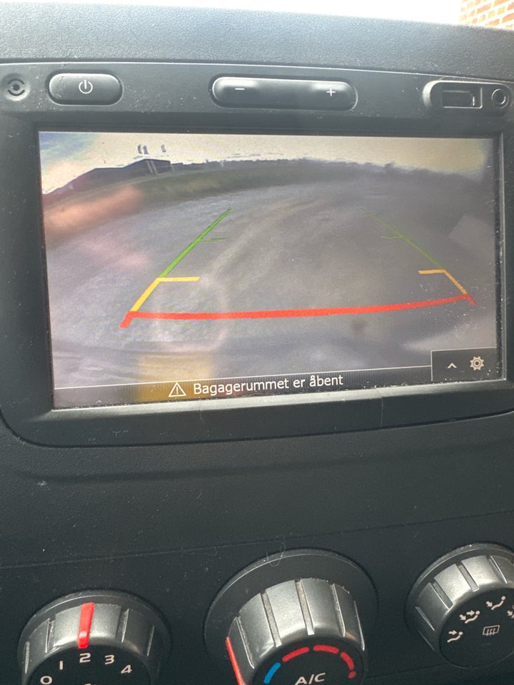 Renault Master III T35 2,3 dCi 170 L2H2 Kassevogn