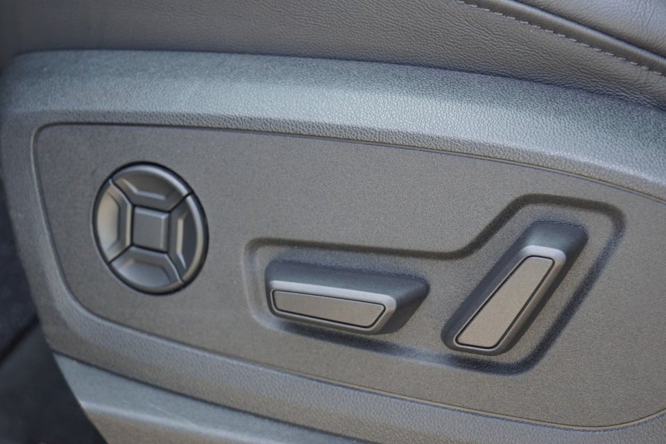 Audi Q8 e-tron 55 Advanced quattro 5d