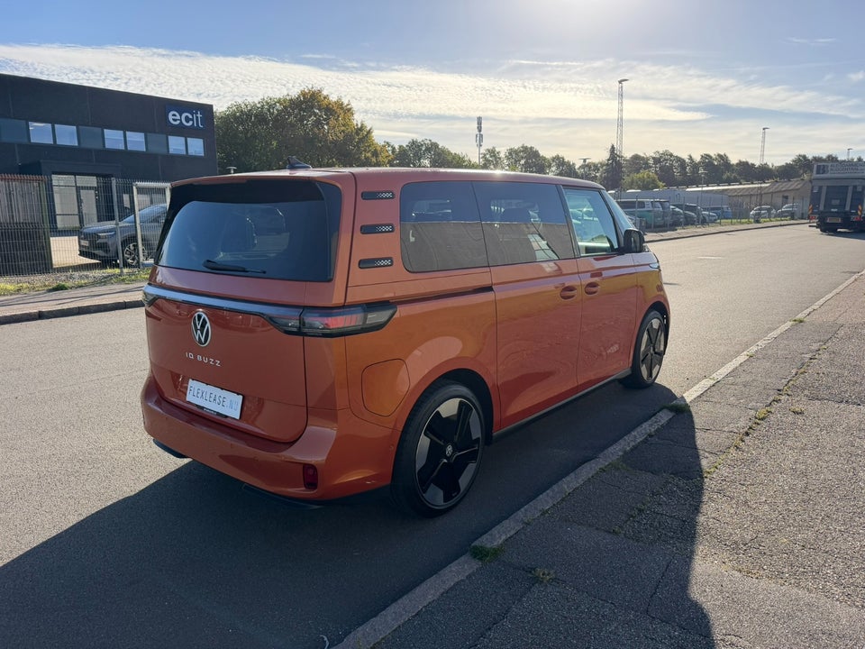 VW ID. Buzz 77 Pro SWB 5d