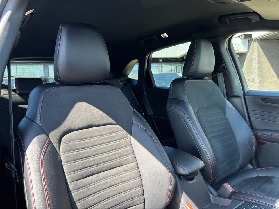 Ford Kuga 2,5 PHEV ST-Line X CVT 5d