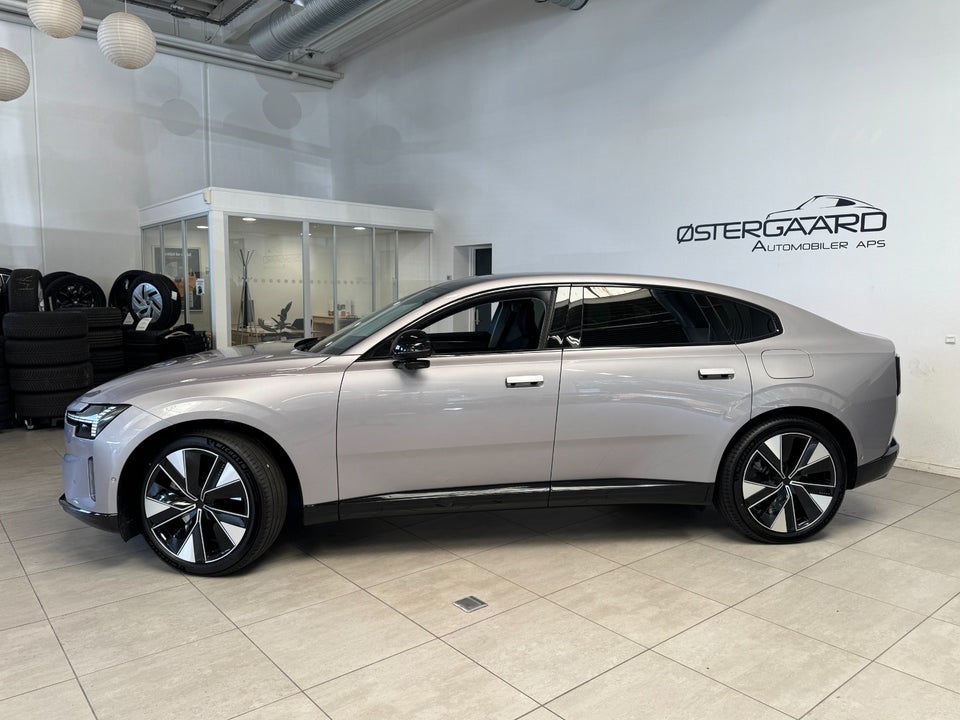 Volvo ES90 Extended Range Plus 4d